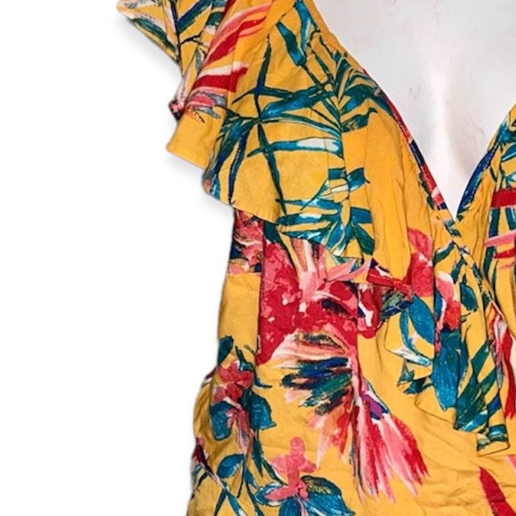 NWT - Floral Ruffle Wrap Top by Sofia Vergara - Picture 5 of 5